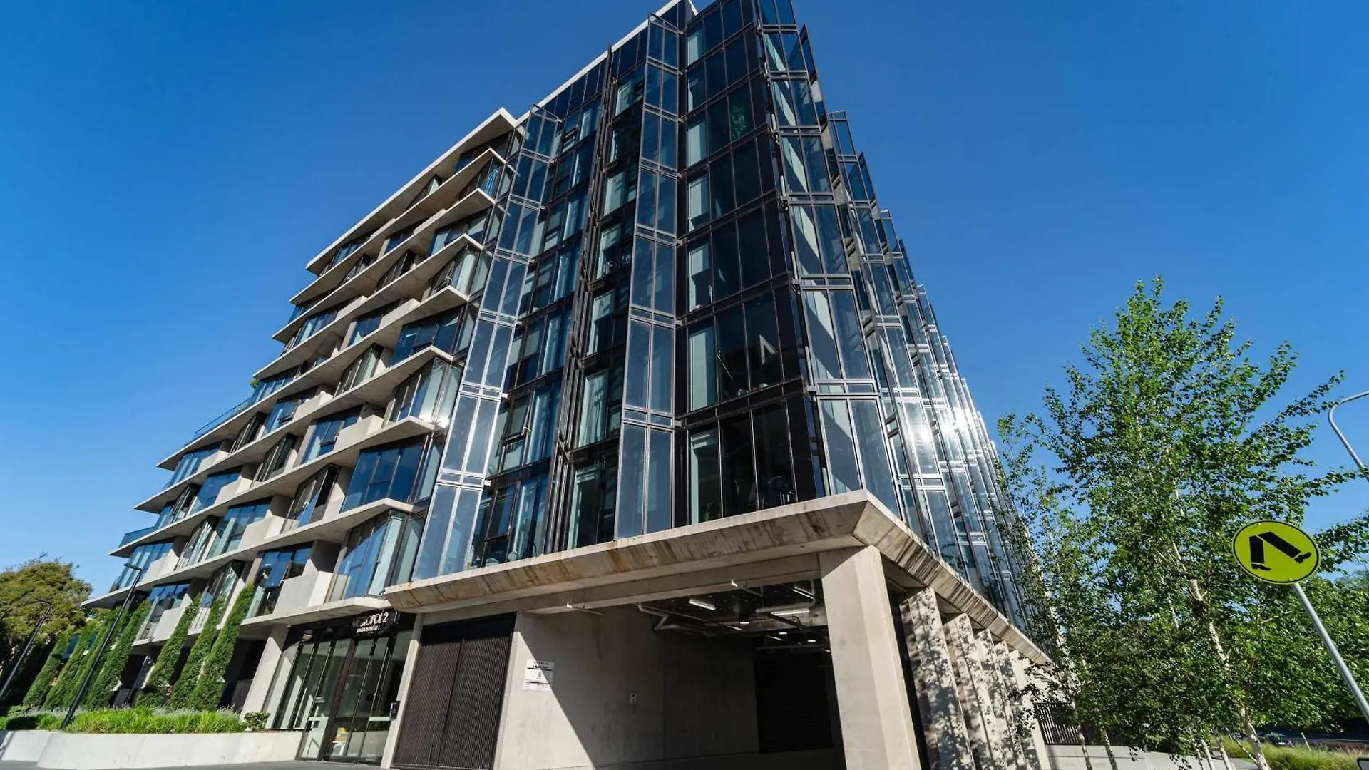 Modern 2 Bedroom Apartment In The Heart Of Canberra Center Australia