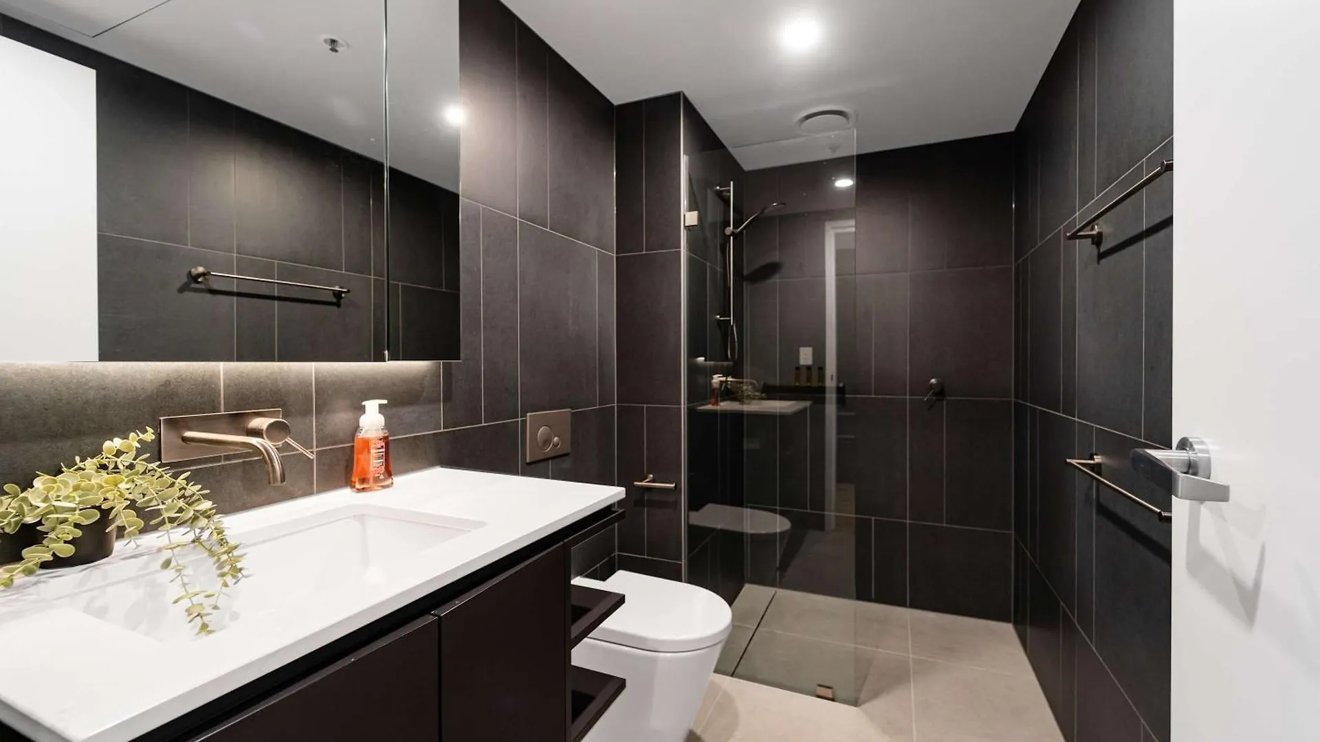 Modern 2 Bedroom Apartment In The Heart Of Canberra Center 0*,  Australia