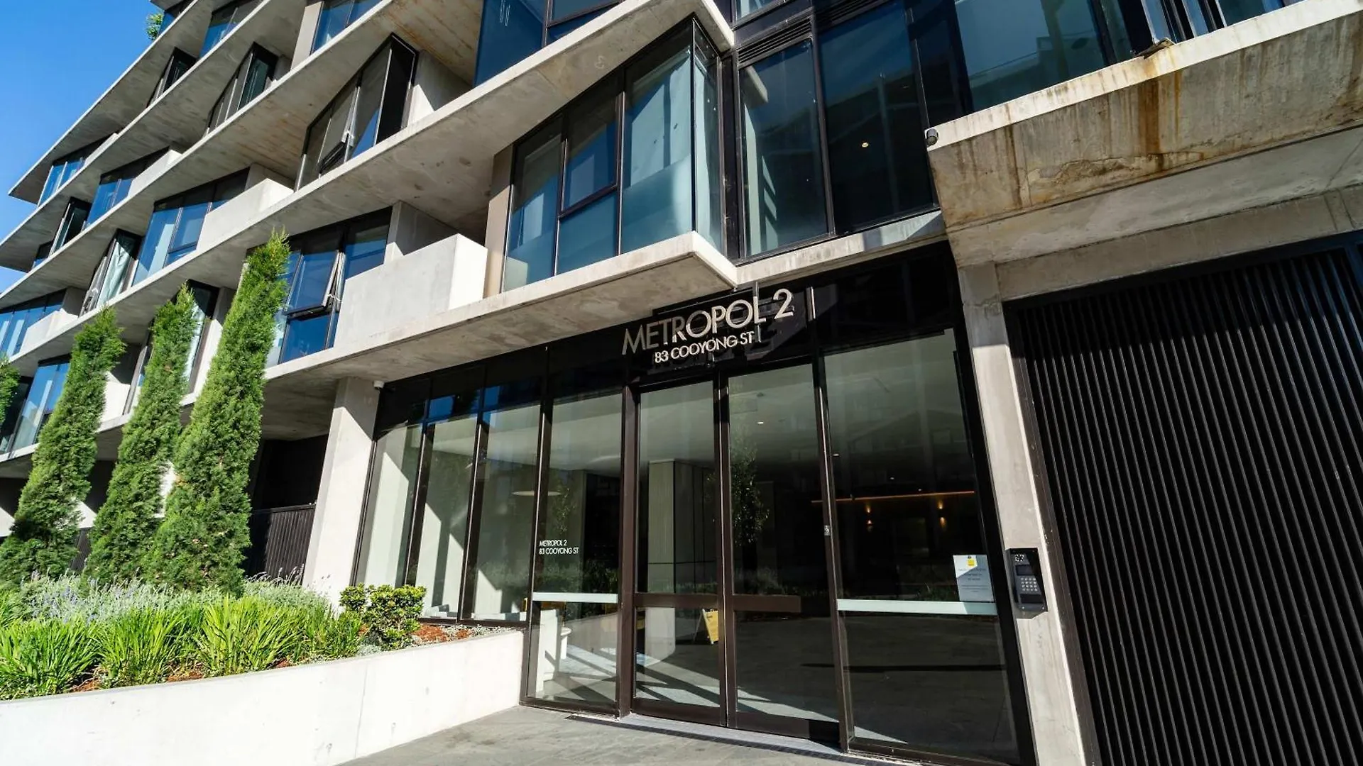 Modern 2 Bedroom Apartment In The Heart Of Canberra Center Australia