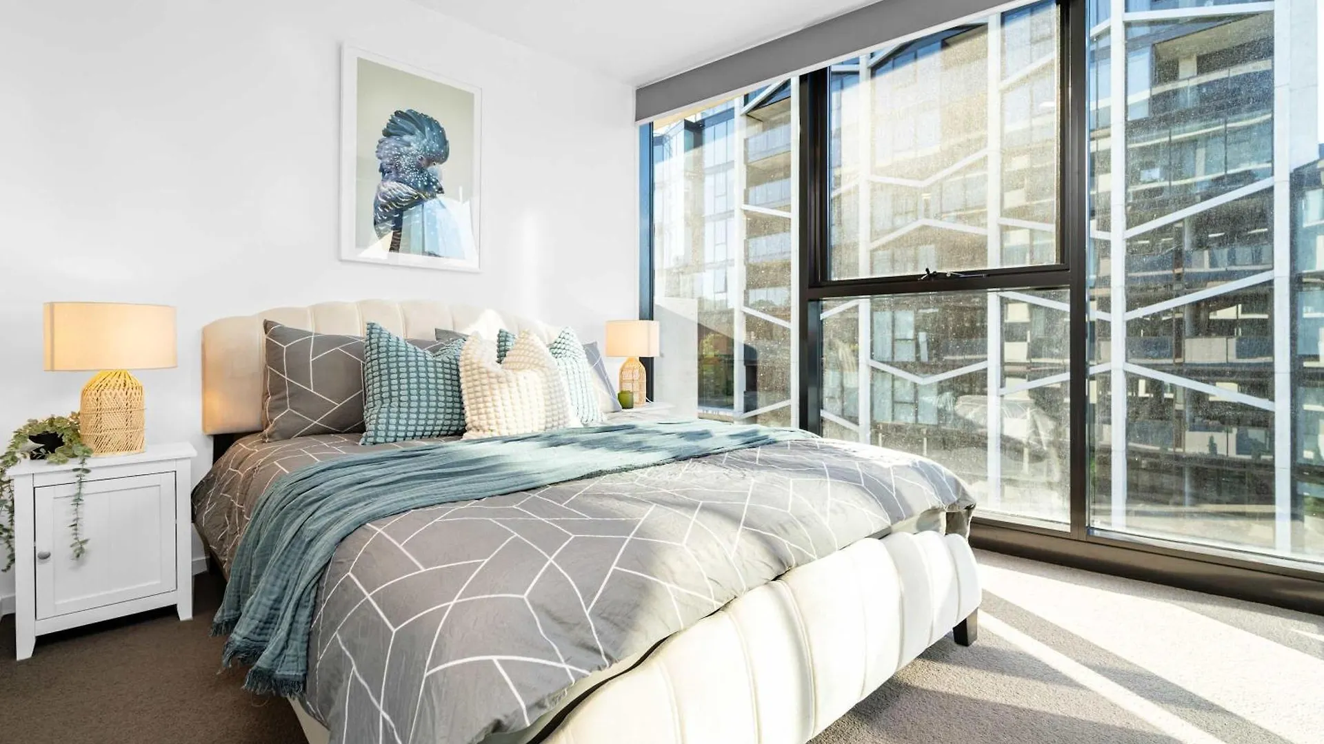 Modern 2 Bedroom Apartment In The Heart Of Canberra Center Australia