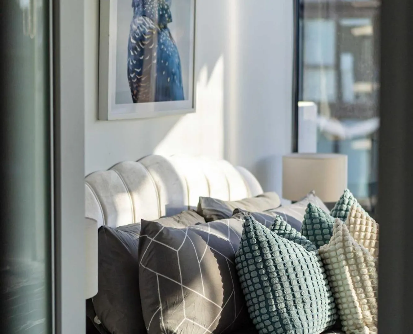 Modern 2 Bedroom Apartment In The Heart Of Canberra Center Australia